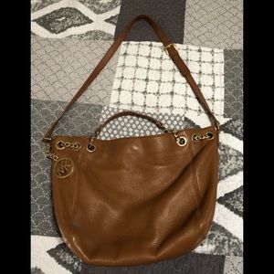 Micheal Kors Tan leather purse